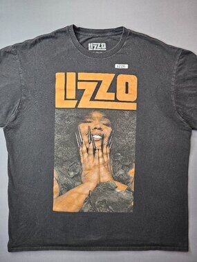 Lizzo Graphic Portrait T-Shirt - Black Mad Engine Unisex - Size XL